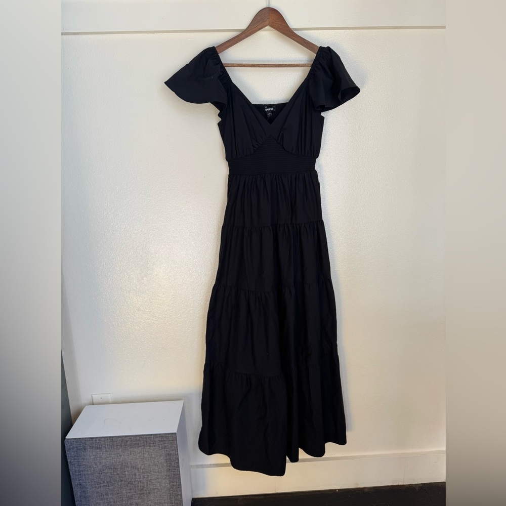 Express Black V-Neck Flutter Sleeve Tiered Maxi Dress NWT Size Small - Picture 2 of 9